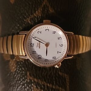 Timex Watch Goldtone Indiglo Goldtobe Expandable‎ Band